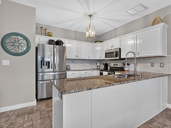4th image of 1029 Cedar Ridge Ln