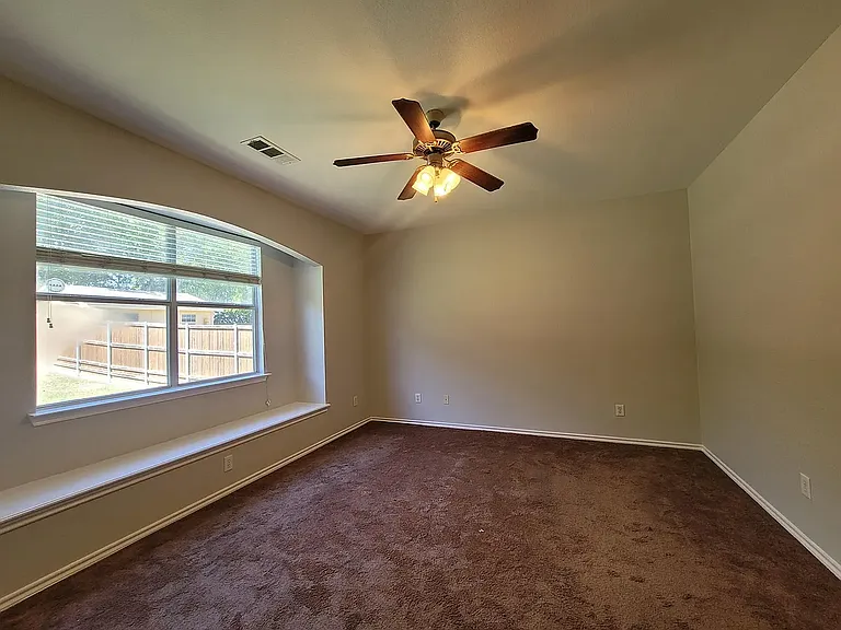 806 Bens Dr — Photo 9