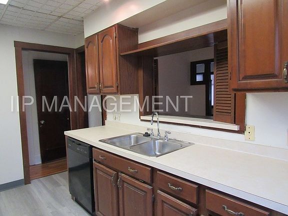 5th image of 2032 Hood Ave