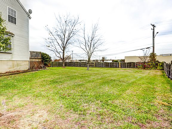 5th image of 18 Franklin Dr