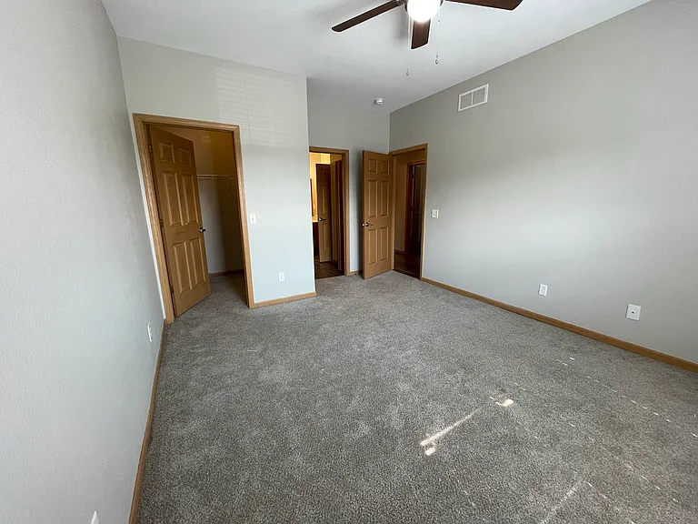 Standard-Style Layout Bedroom