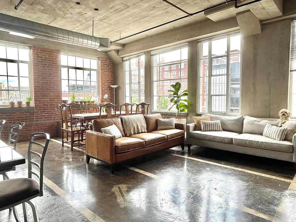 1st image of 2029 Wyandotte St APT 304