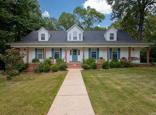 1030 Cambridge Cir, Benton, AR 72019