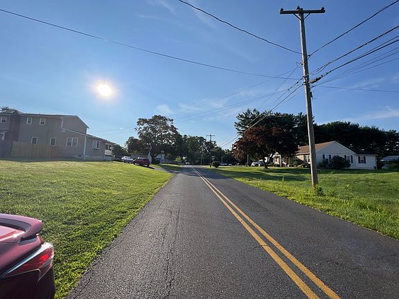 4th image of 1052 Ford Rd