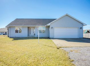 607 Folsom Ct, Sidney, IL 61877