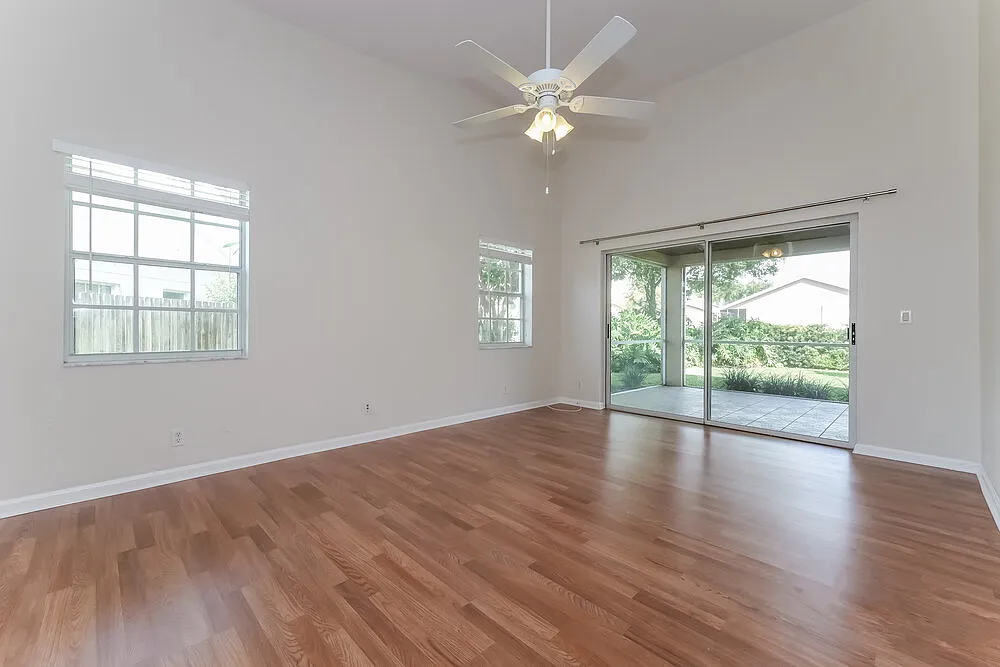 3 bed, 2.0 bath, 2018 sqft, $3,520 — Photo 3