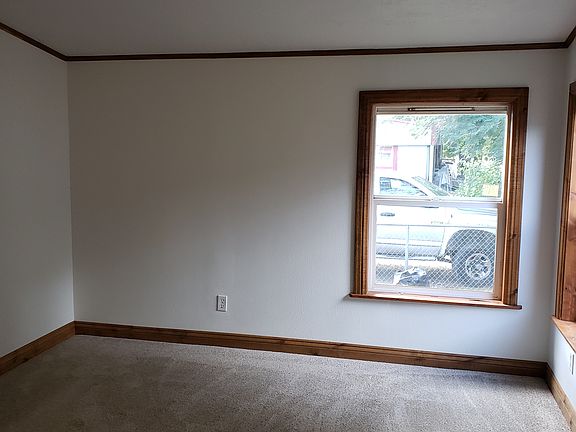 5th image of 113 E St