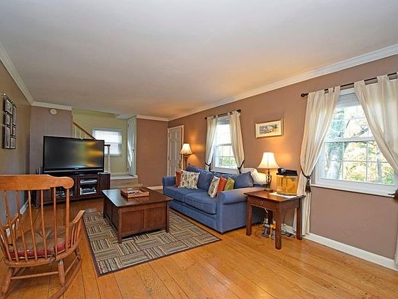 5th image of 1114 Priscilla Ln