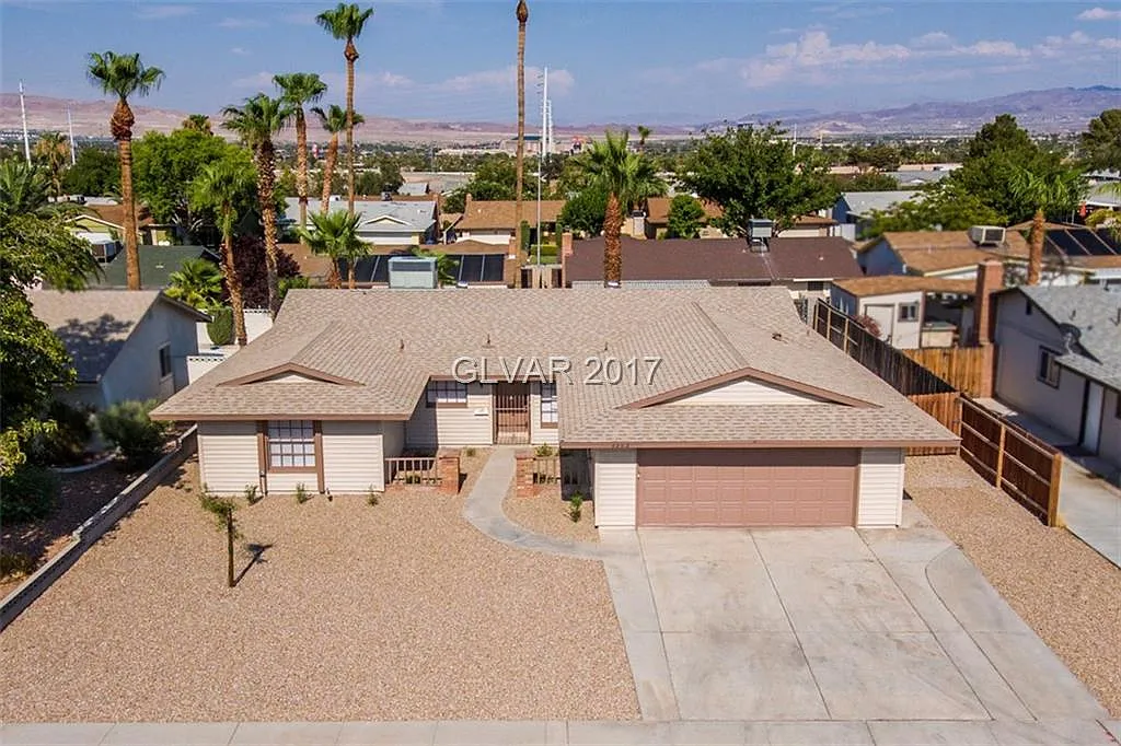 4262 Annie Oakley Dr, Las Vegas, NV 89121 | Zillow