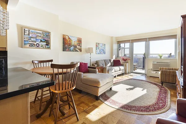 Sold by Engel and Völkers Brownstone Brooklyn | media 16