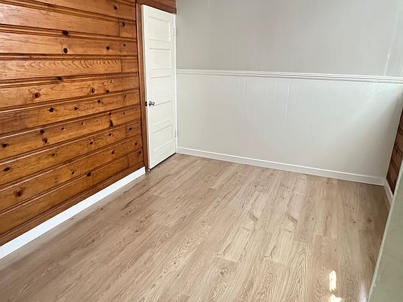 3rd image of 2758 Cohasset Rd