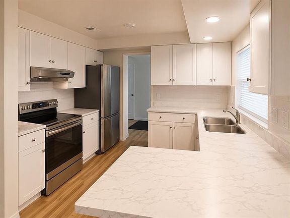 4th image of 3115 Lockwood Meadows Blvd
