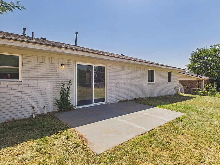 324 NW Compass Dr — Photo 23