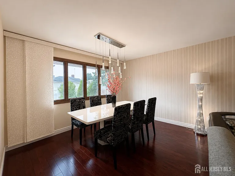 41 Harrison St — Photo 4