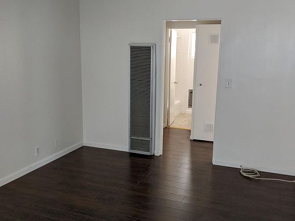 2nd image of 1080 N Lake Ave APT 5