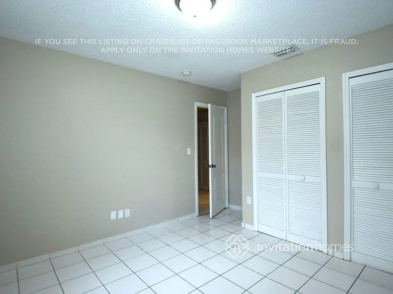 1276 SW 143rd Pl — Photo 8