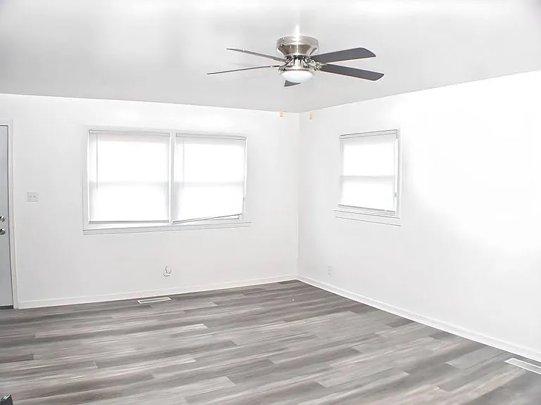 3629 N Emerson Ave — Photo 7