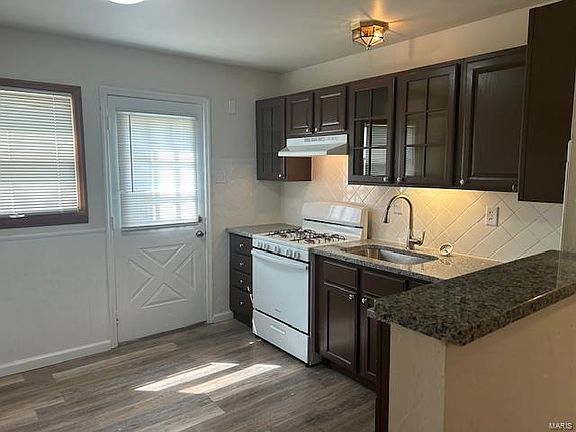 4th image of 654 Southwell Ln