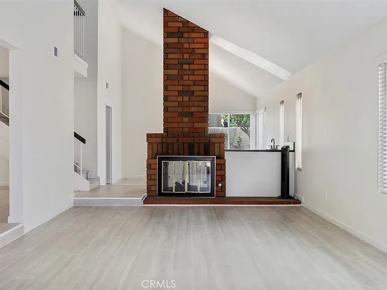 20220 Elkwood St — Photo 3