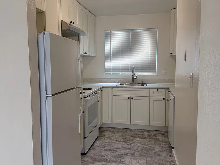 354 25th Ave #2 — Photo 3