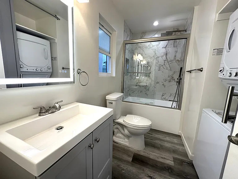 1706 Granville Ave #4E — Photo 12