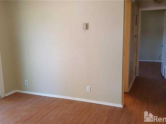 4th image of 1206 Woodfield Dr #B