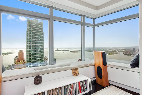 Rented by Kian Realty | media 31