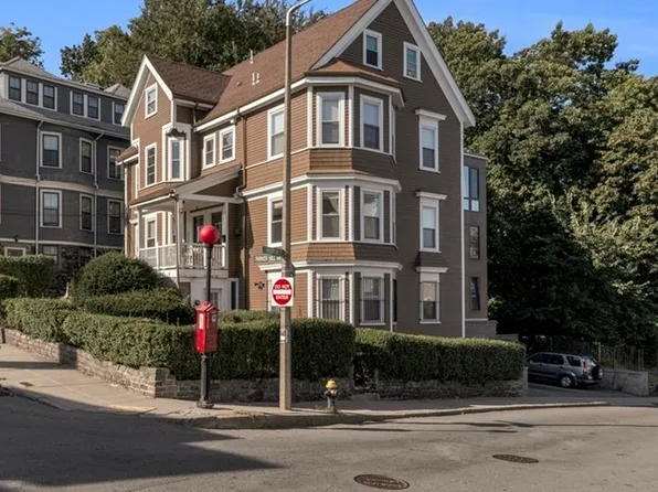 813 Parker St, Roxbury, MA 02120