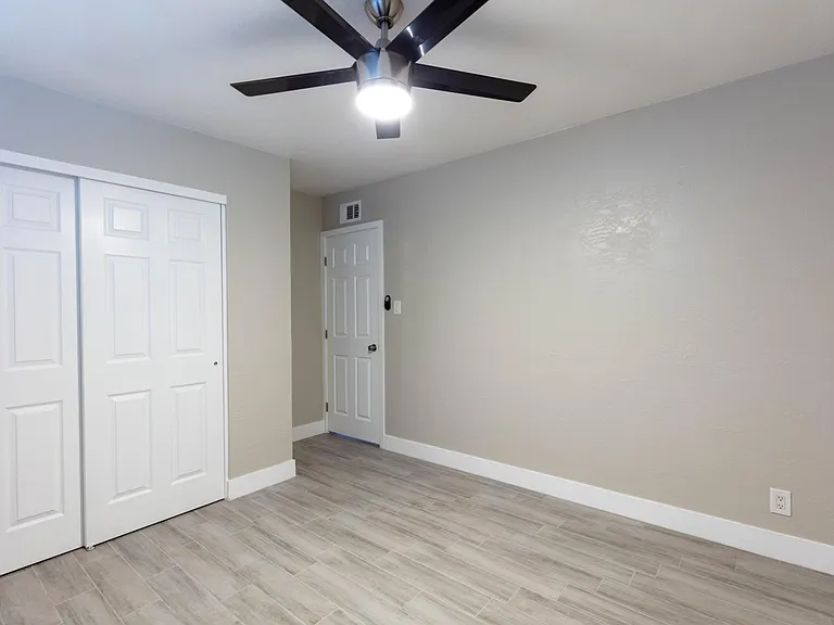 1218 S Smith Rd #B-C — Photo 5
