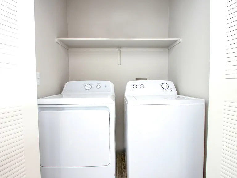 Aero Townhomes — Photo 9