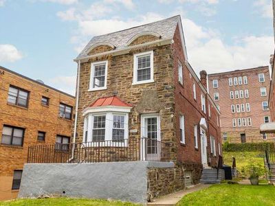 2210 Bryn Mawr Ave, Philadelphia, PA, 19131