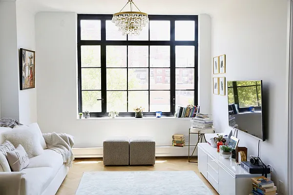 Rented by Manhattan Apartment Organization | media 36