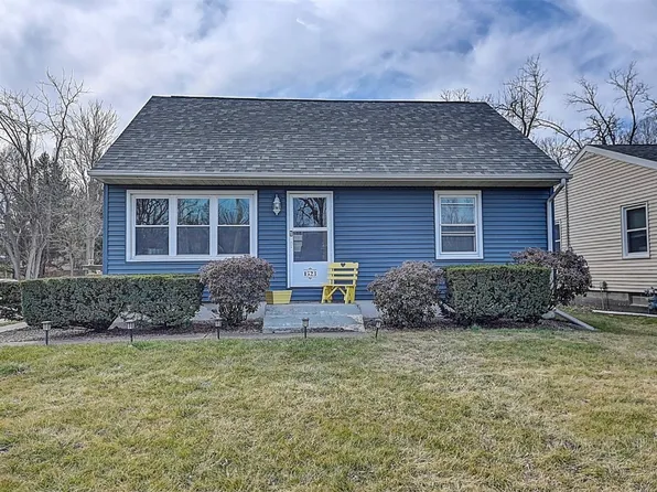 1523 E Ave Nw, Cedar Rapids, IA 52405