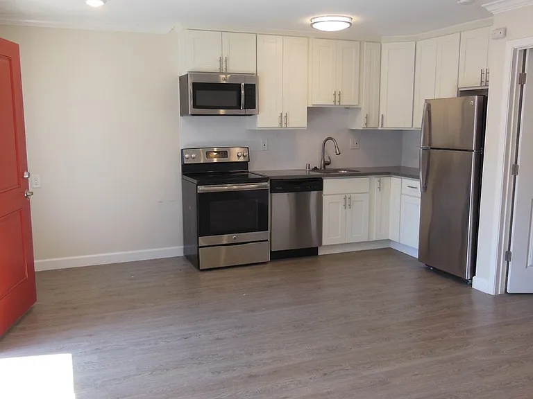 525 Walnut St — Photo 4