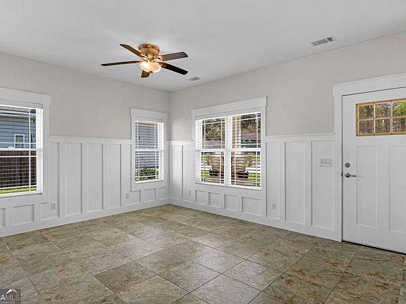 5th image of 328 Windsor Rd