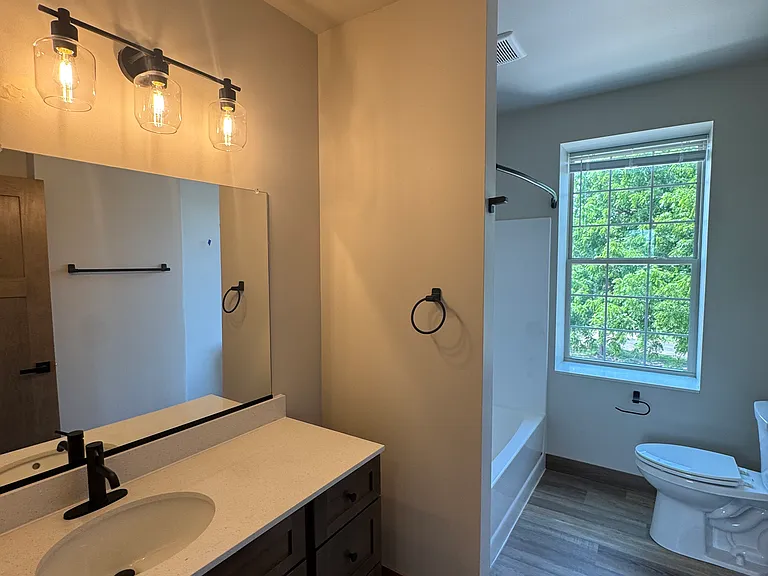 600 W Hickory St #13 — Photo 5