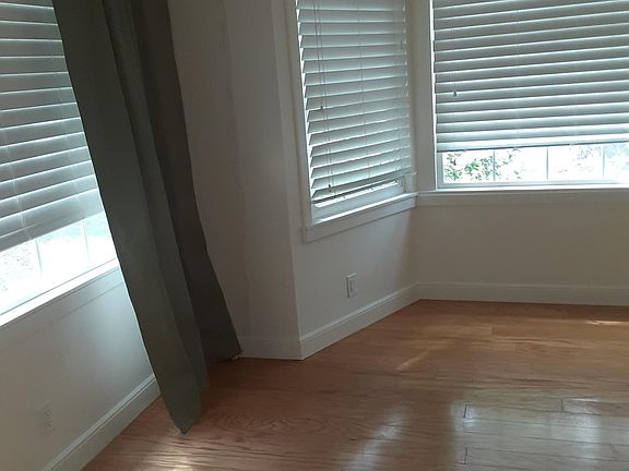 4th image of 2566SO S Dearborn St