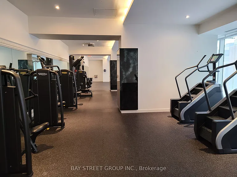 197 Yonge St #5709 — Photo 11