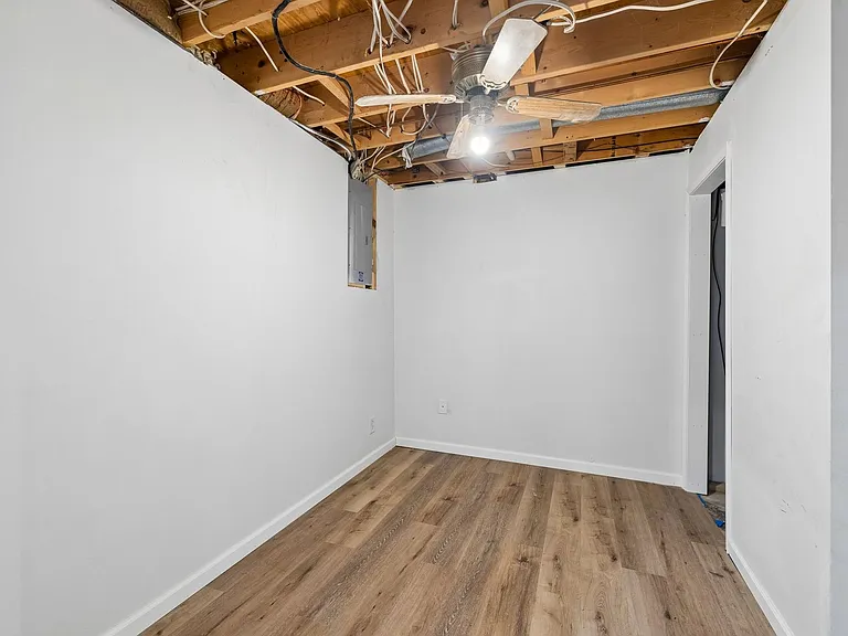 1632 Dodge St — Photo 16