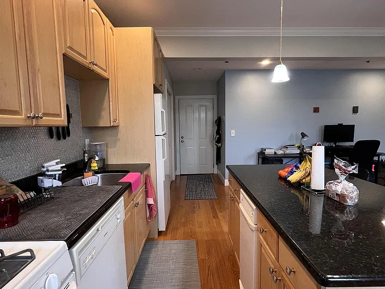 146 Clifton St #10 — Photo 4