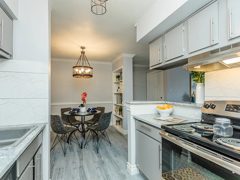 La Estancia Apartments — Photo 22