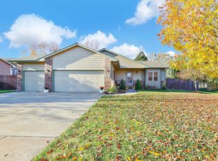 637 Plantation St, Maize, KS 67101