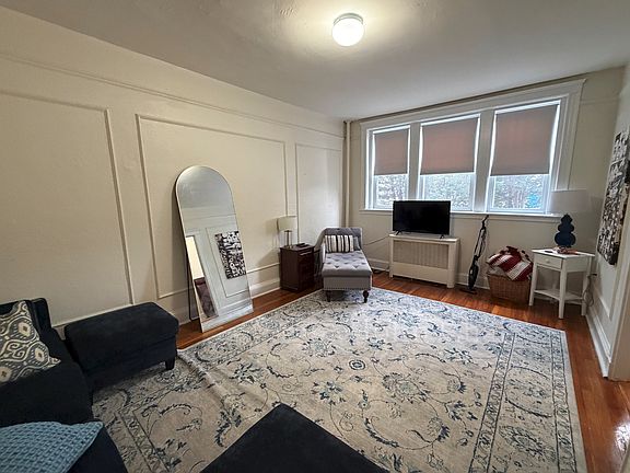 4th image of 70 Chiswick Rd APT 7
