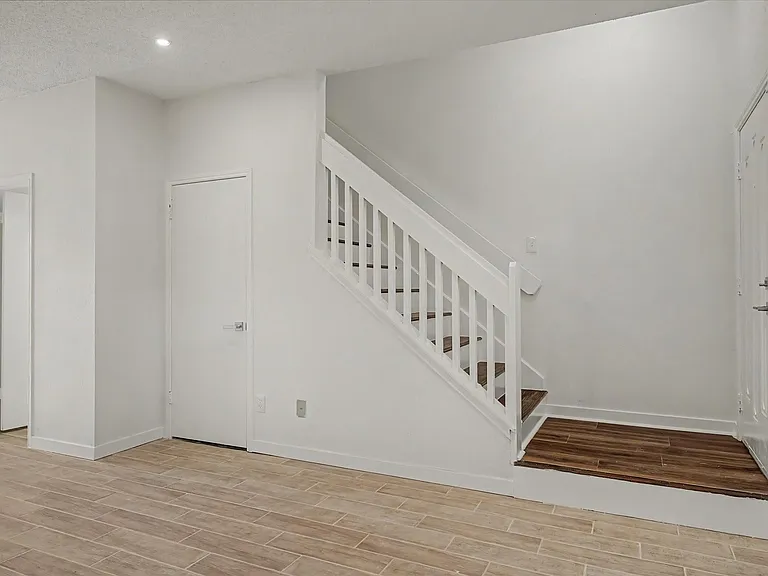 12500 Brookglade Cir #179 — Photo 5