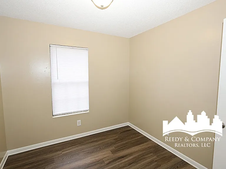 1616 Winston Dr — Photo 10