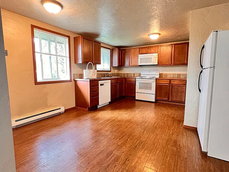 10622 E 14th Ave #A — Photo 2