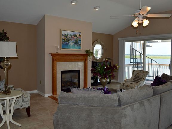 4th image of 3802 Waterview Blvd