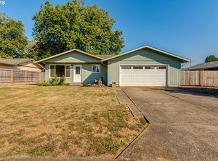3693 Oak Ridge Ln, Hubbard, OR 97032