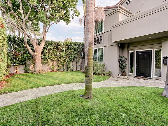 3rd image of 864 Avenue A