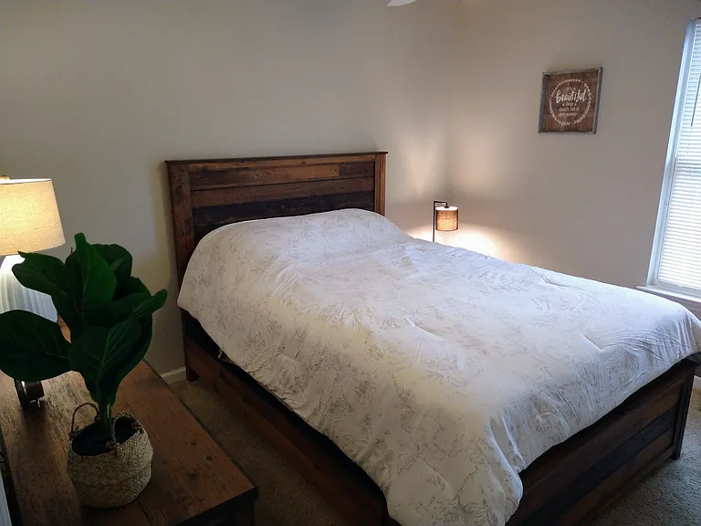 1935 Venesa Cir — Photo 19